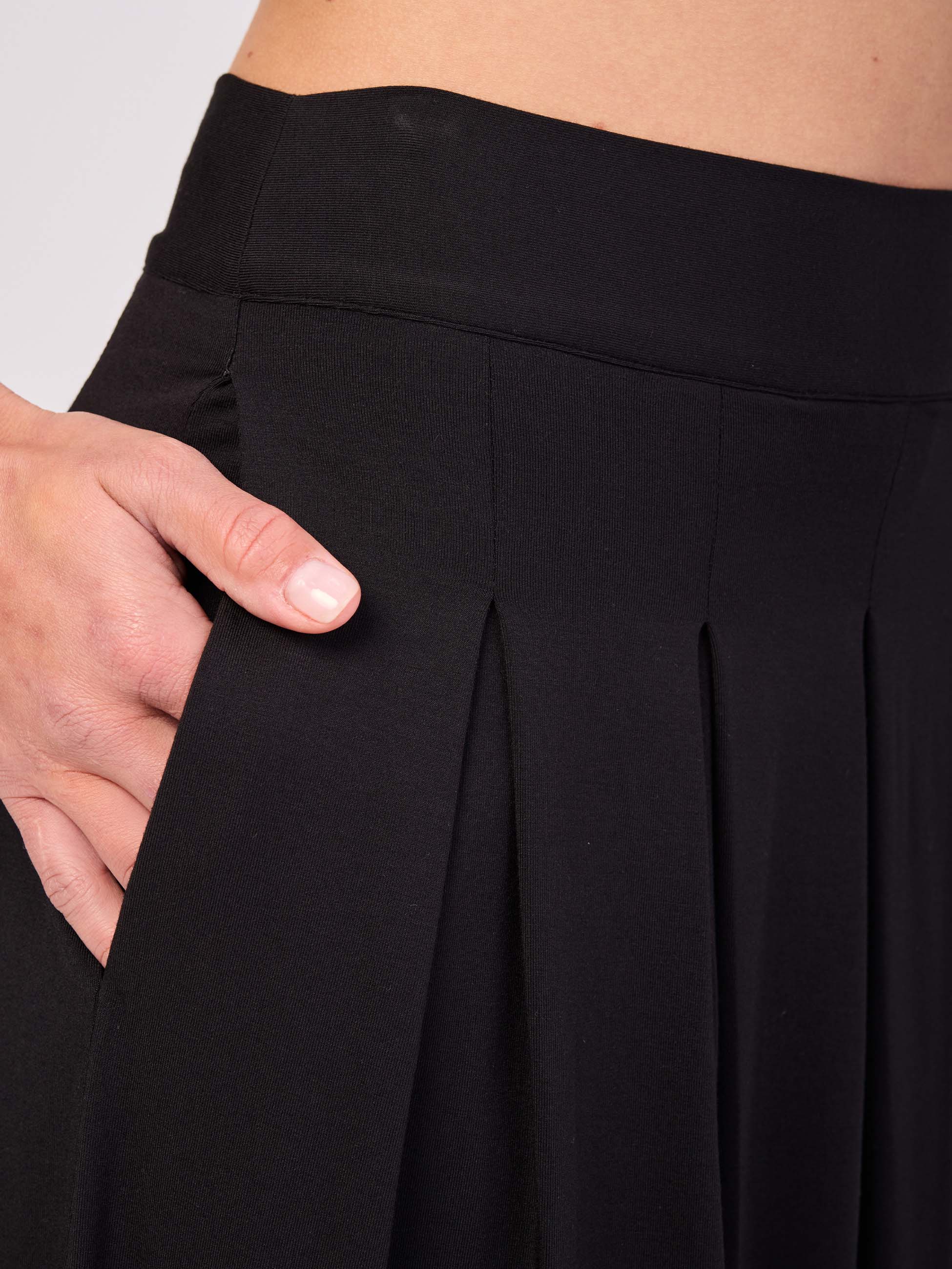 Pleat Skirt  - Black - Image 3