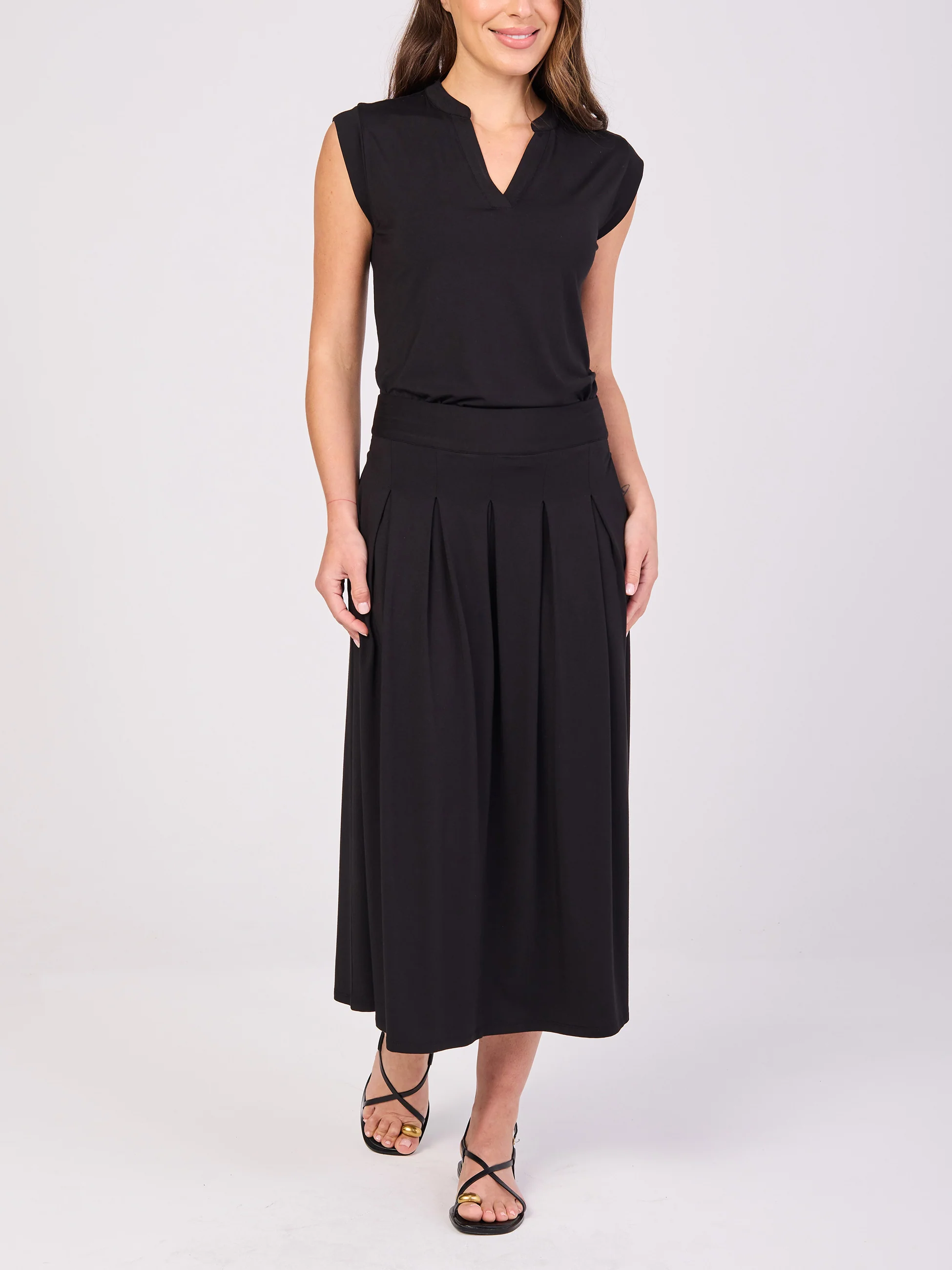 Pleat Skirt  - Black - Image 4